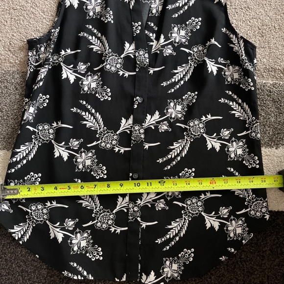 Ann Taylor button blouse - Picture 2 of 5